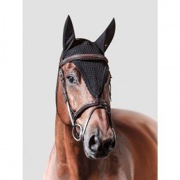 Equiline earnet with loop
