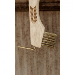 Grooming Deluxe Hoof Pick With Metal Bristle Magnet