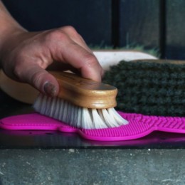 Imperial Riding Cleaningpad for brushes