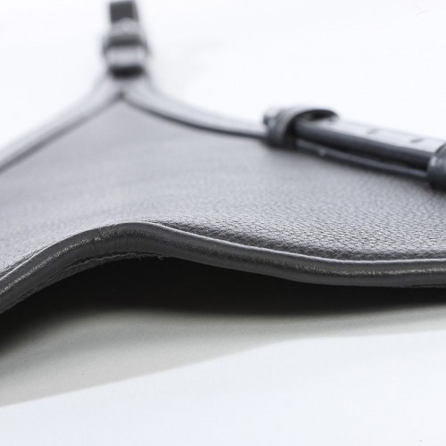 Kavalkade Closed Soft Leather Martingale Fork