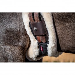 LeMieux Anatomical Sheepskin подпруга чехол