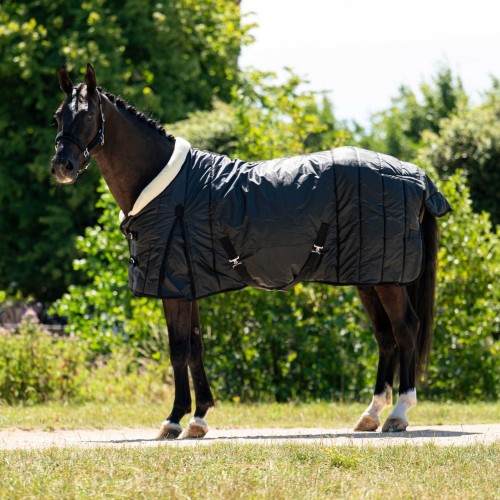 HB Showtime Show Rug Fluffy Hood