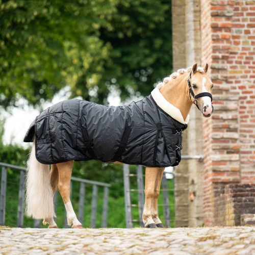 HB Showtime Show Rug Fluffy Hood